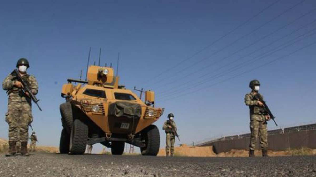 Suriye'den Türkiye girmeye çalışan 2 kişi yakalandı