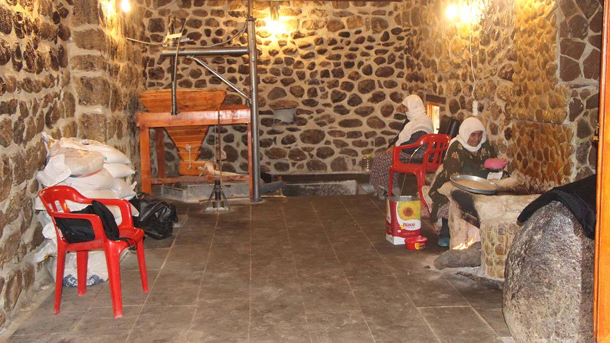 Tarihi değirmende 350-400 kilo tahin üretiliyor