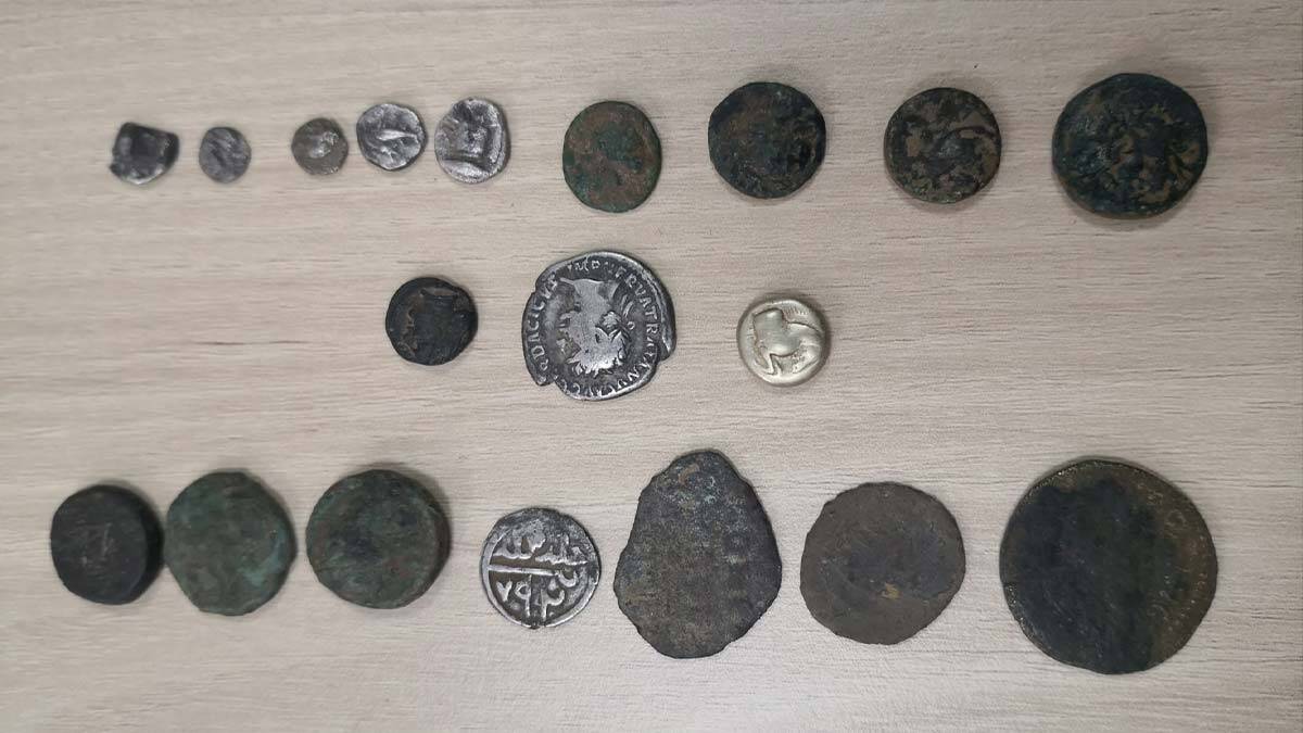 Tarihi eser niteliğinde 19 sikke ele geçirildi