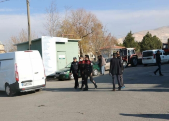Tartıştığı husumetlisini pompalı tüfekle öldürdü