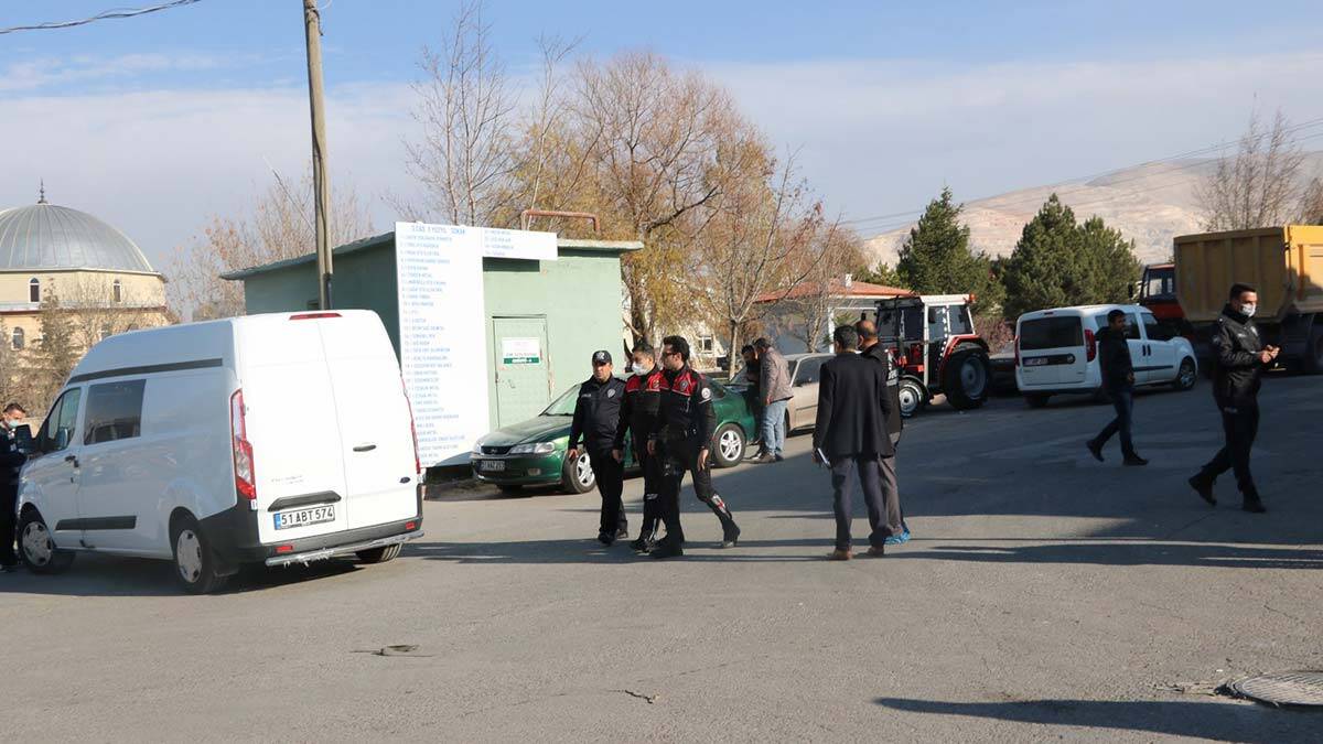 Tartıştığı husumetlisini pompalı tüfekle öldürdü