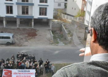 Tedavi gören öğretmene öğrencilerinden sürpriz