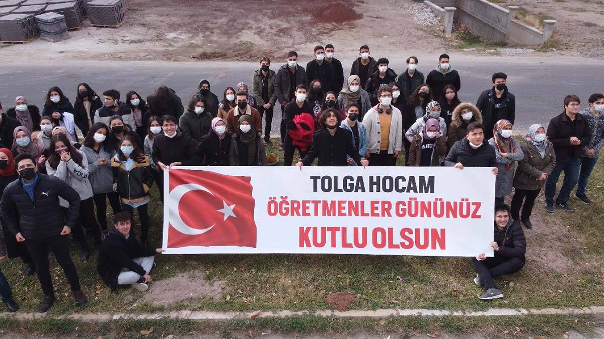 " Belediye Başkanına ve öğrencilerime bu güzel sürpriz için çok teşekkür ediyorum"