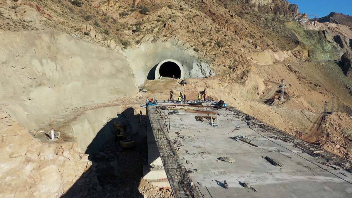 " Tekkale Viyadüğü, ayak yüksekliği bakımından Türkiye’nin 2’nci en yüksek viyadüğüdür"