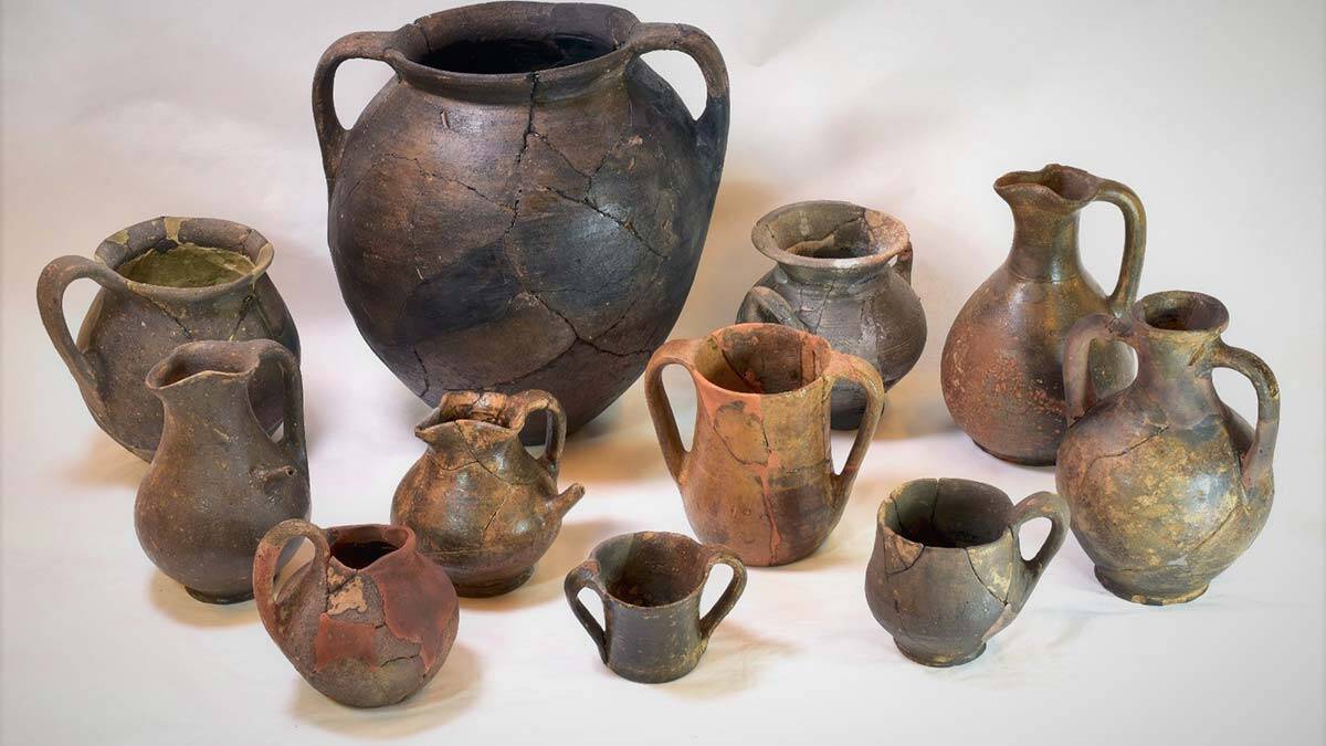 Kazılarda Demir Çağı'ndan kalma mezarlara, çeşitli seramik gruplarına ve kişisel süs eşyalarına ulaşıldı