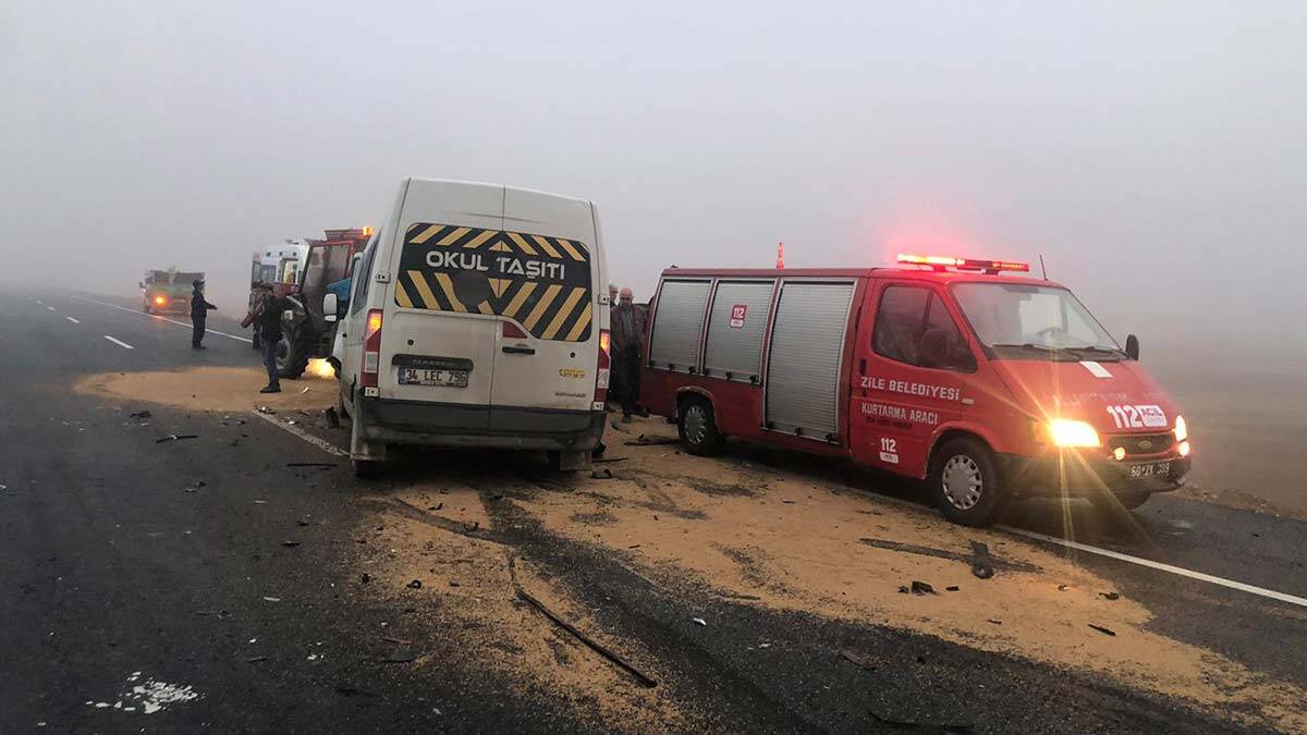 Tokat'ta yoğun sis: 1 ölü 9 öğrenci yaralı