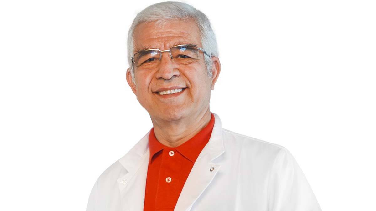 " Kronik bronşit bulguları hâkim olan kişiler ise kısa boylu, şişman, öksürürken yüzü mor-mavi renk olan, bol balgam çıkaran, sık sık nefes darlığı krizleriyle hastaneye başvurup, tedavi sonrası kısmen rahatlayan, kalp yetmezliğinin de sık görüldüğü hastalardır"