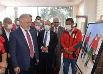 Türk Kızılay'dan Göç ve Çocuk sergisi