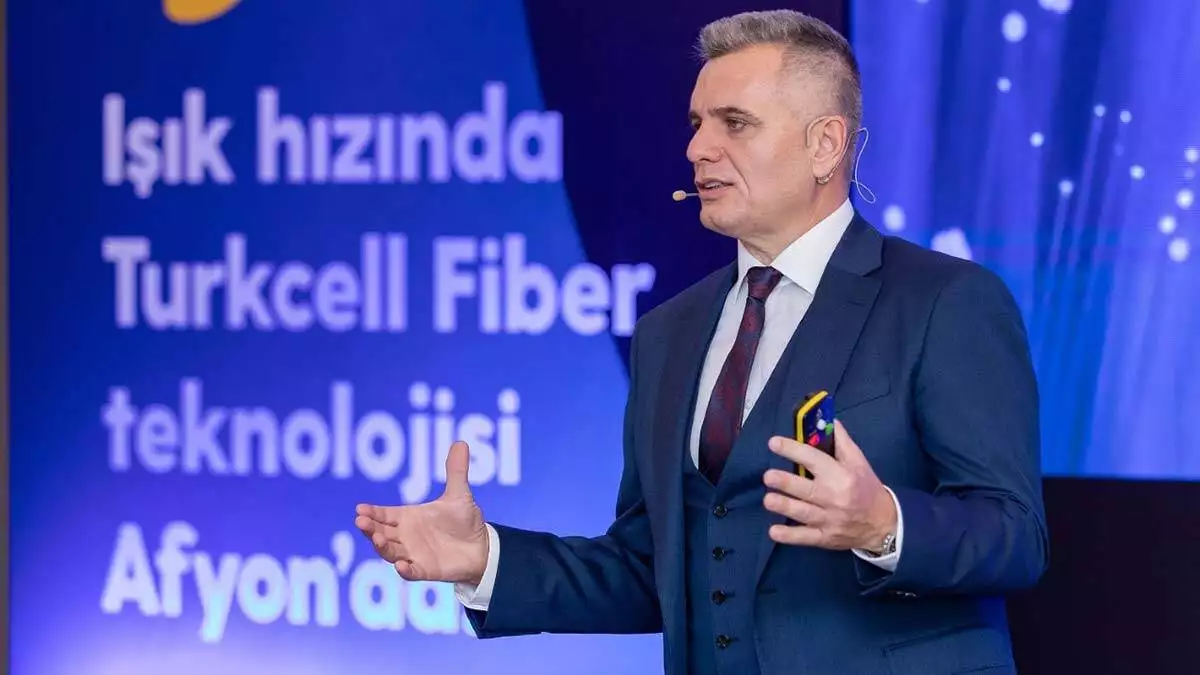 " çok yakında bu illerdeki bireysel ve kurumsal müşterilerimiz; turkcell’in eve kadar giden ve 10 gbps’ye kadar hızları destekleyen gerçek fiber internetini kullanmaya başlayacaklar"