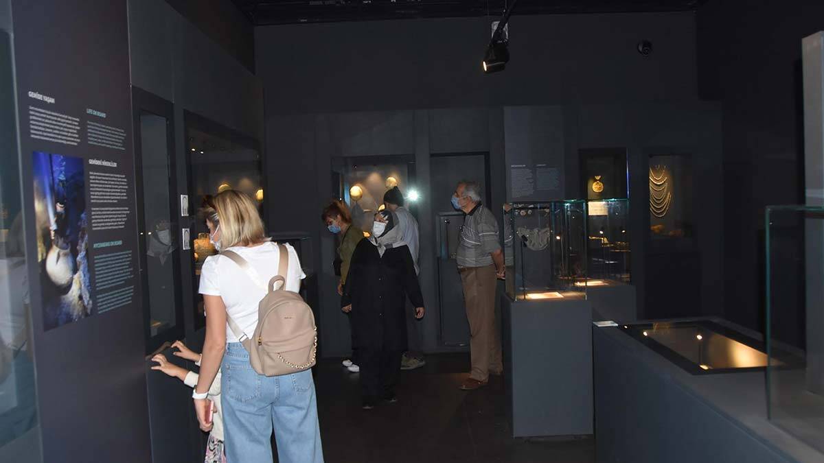 Uluburun Batığı'na yerli ve yabancı turistlerden ilgi