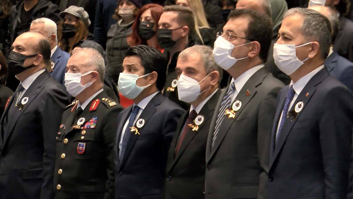 " Öğretmenlerimizin yarınlarımızda da güzel ülkemizin emin adımlarla sürdürdüğü yürüyüşünde öncü olmaya, özveri ile çalışmaya devam edeceğine yürekten inanıyorum"