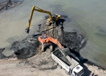 Van Gölü'nde 24 bin metreküp dip temizliği yapıldı