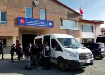 Van'da 13 göçmen kaçakçısı tutuklandı