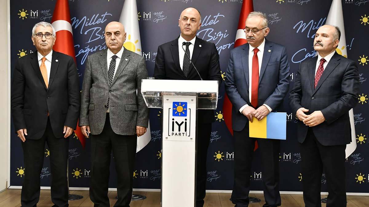 Ümit Özlale ekonomi heyeti ile açıklama yaptı