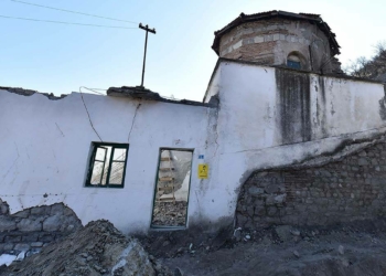 Tarihi çeşme ve türbeler gün yüzüne çıkarılıyor