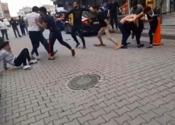 Yabancı uyruklu 2 grup kavga etti: Çok sayıda gözaltı
