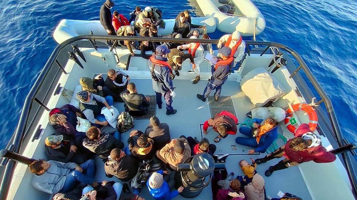 Yassıca Burnu'na bırakılan göçmenler kurtarıldı