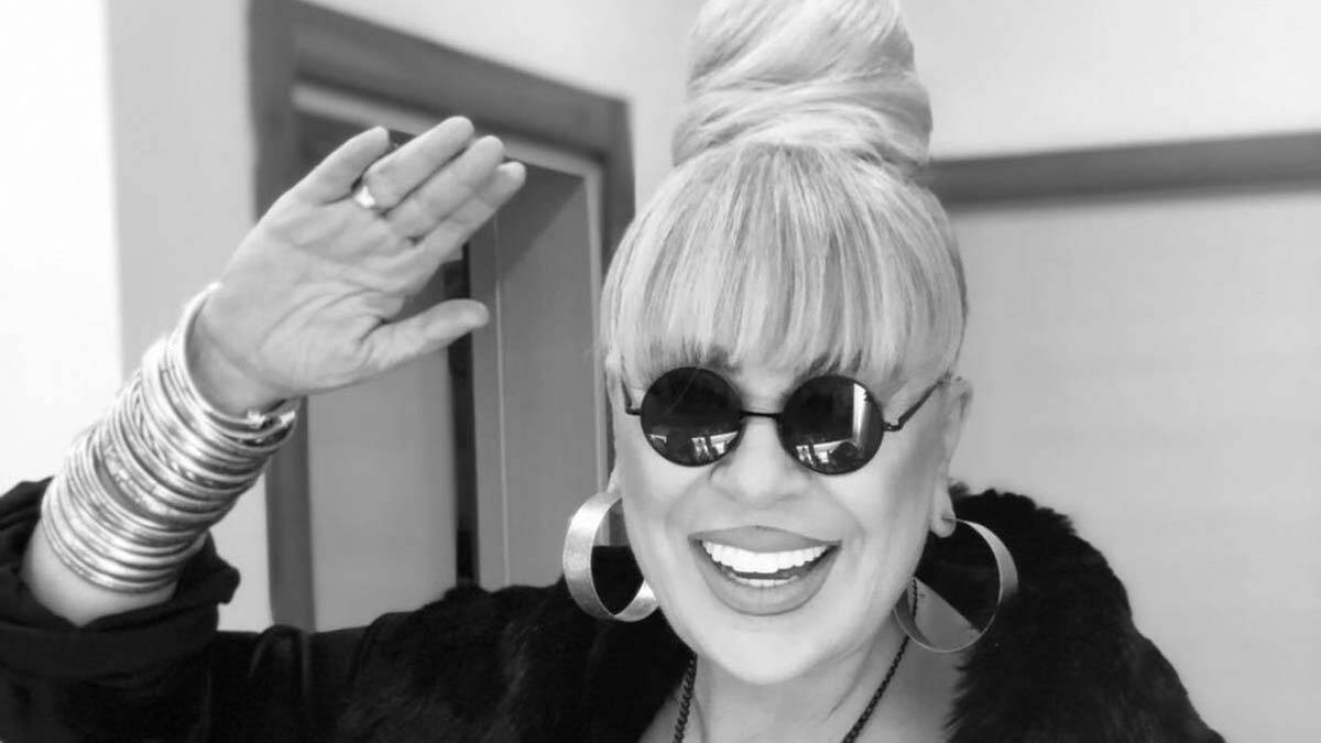 Zerrin Özer'in tedavisi sürüyor