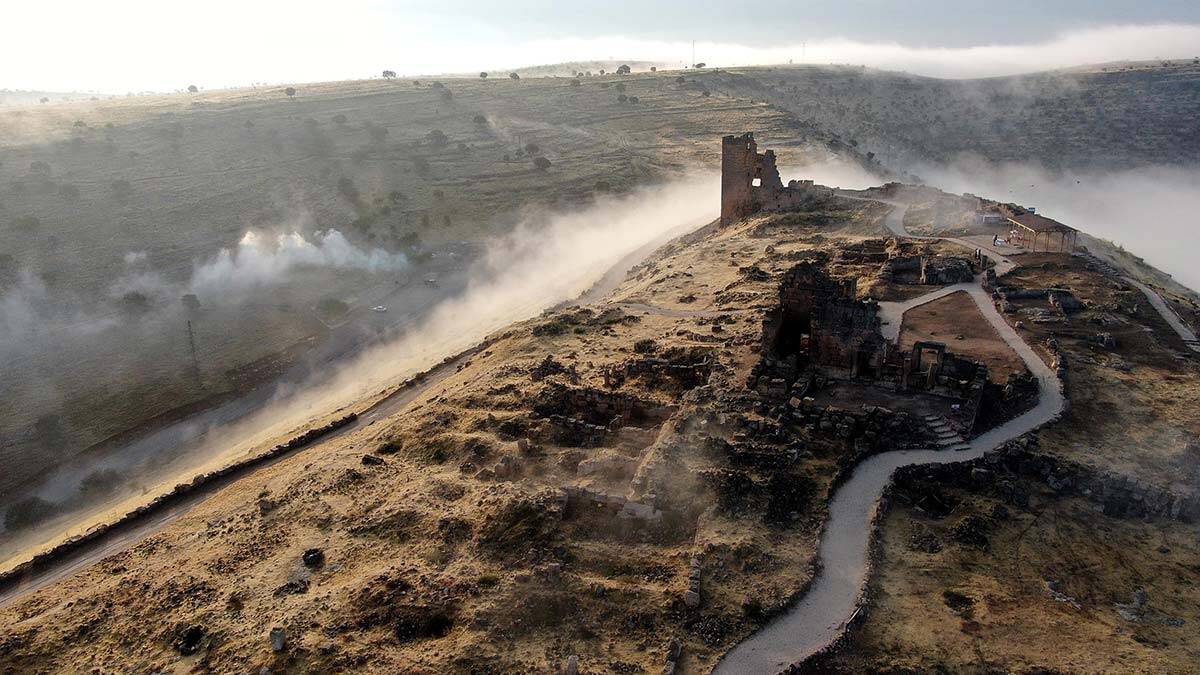 Şu an dünyanın her yerinden Zerzevan Kalesi'ne ziyaretçiler var ki; şu an 300 bin rakamını geçti