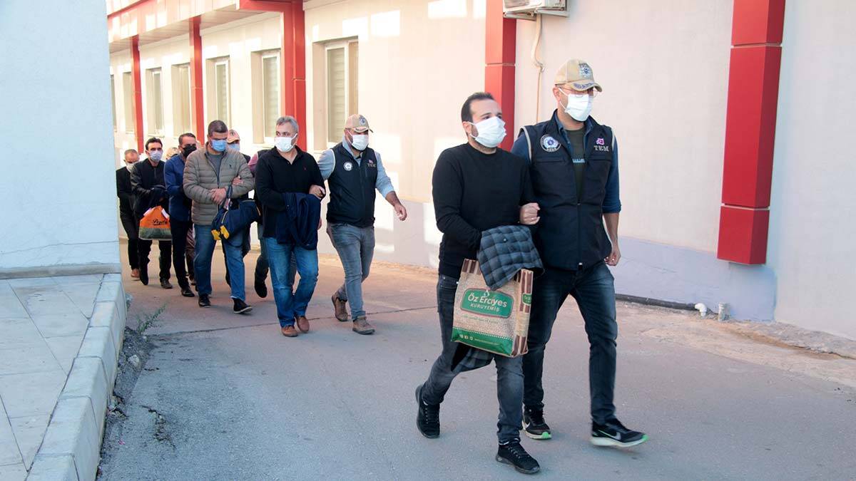 Adana'da 9 FETÖ şüphelisinden 5’i tutuklandı