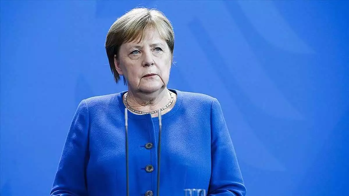 Merkel'den putin'e belarus çağrısı