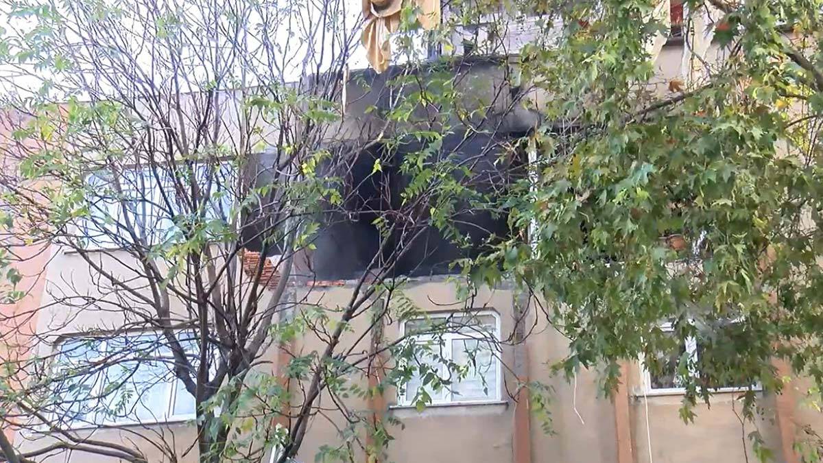 Bağcılar'da binada patlama sonrası yangın