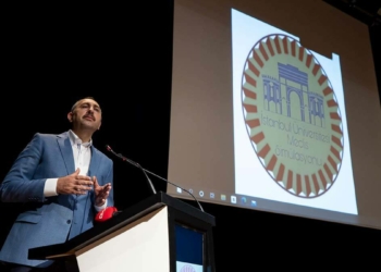 Bakan Gül'den gençlere tavsiyeler