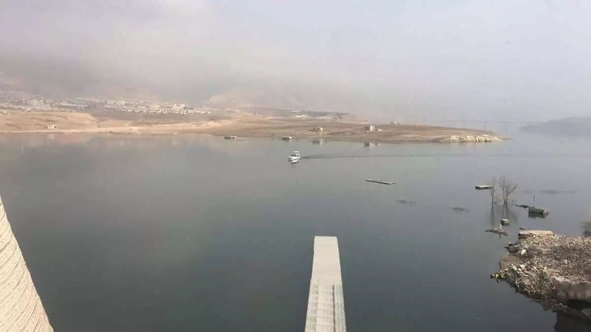 Baraj suları çekildi, eski hasankeyf göründü