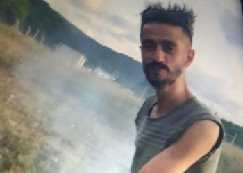Karısını döverek öldürdü