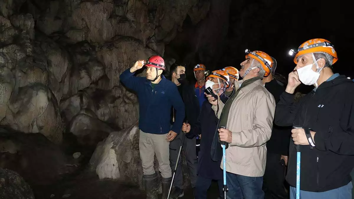 Diyarbakır'ın lice ilçesinde, antik çağda yerleşim yeri olarak kullanılan ve terörden arındırılan birkleyn mağarası turizme kazandırılacak.  
