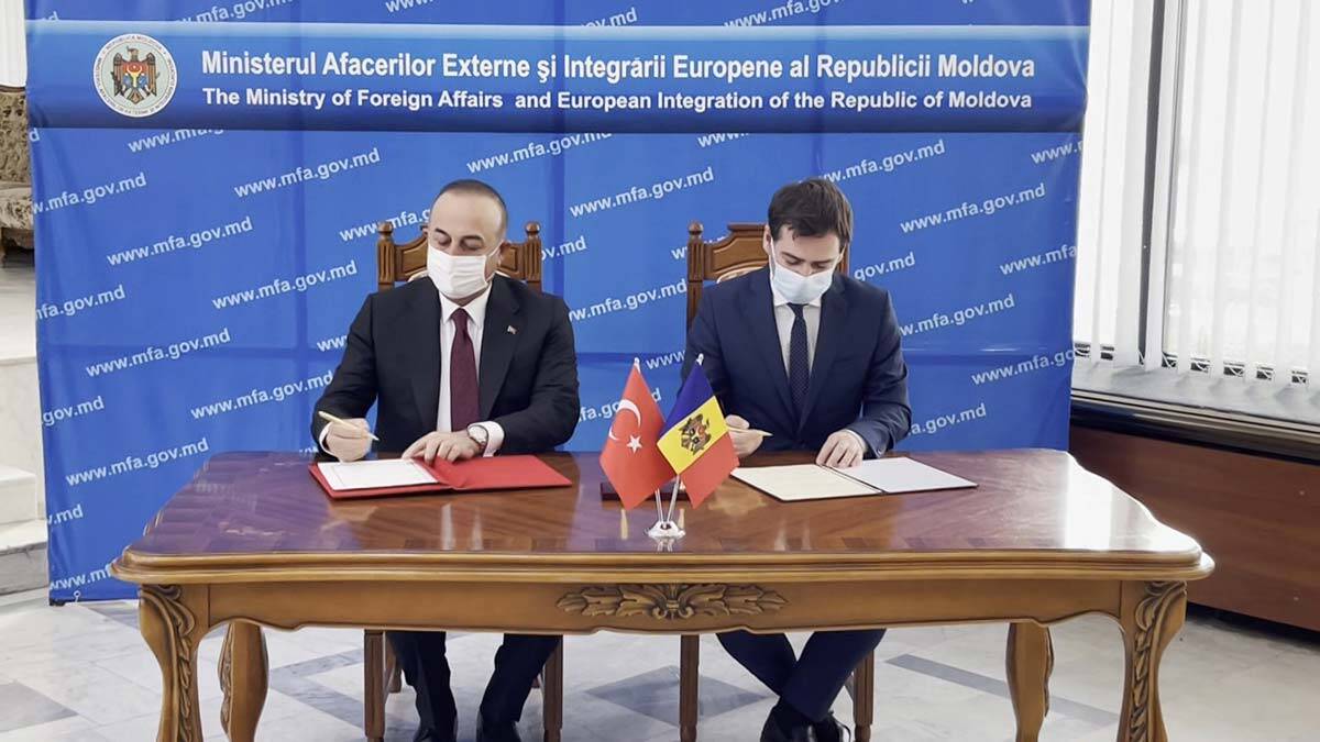 Çavuşoğlu Moldovalı mevkidaşıyla İstişare Planı imzaladı