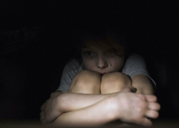 Anne bana kalın çorap ve kalın pantolon giydirir misin?