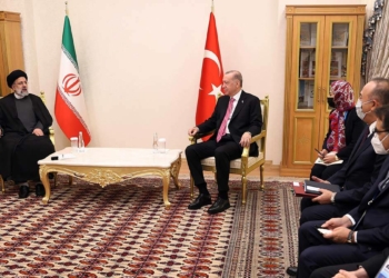 Erdoğan İranlı mevkidaşı Reisi ile görüştü