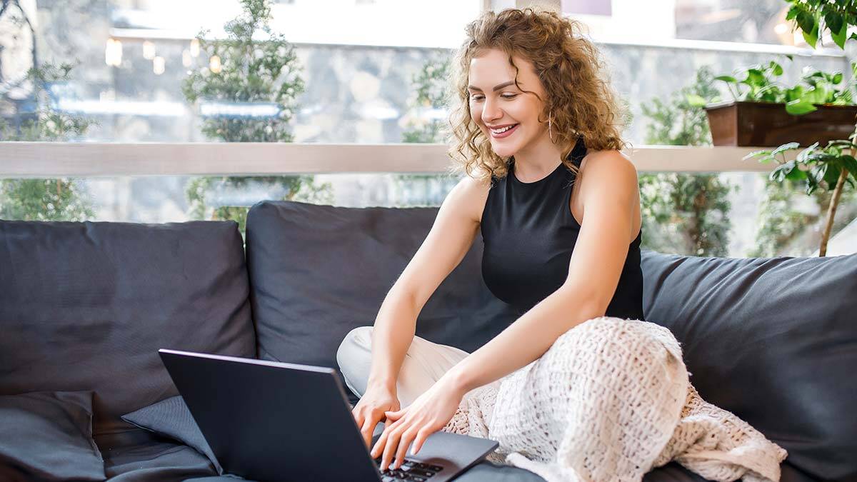 Artık sosyal medya yarım saatliğine çökse evde, dip dibe yaşadığınız insanlarla iki kelam edemeyecek kadar uzak olduğunuzu fark ettiğiniz zamanlar oldu mu?