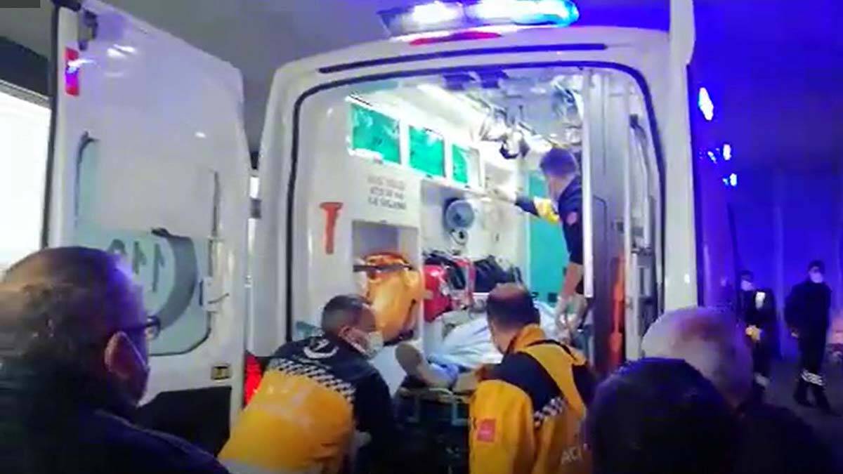 Refahiye'de, yolcu otobüsünün kontrolden çıkıp, devrilmesi sonucu 4’ü ağır 22 kişi yaralandı.