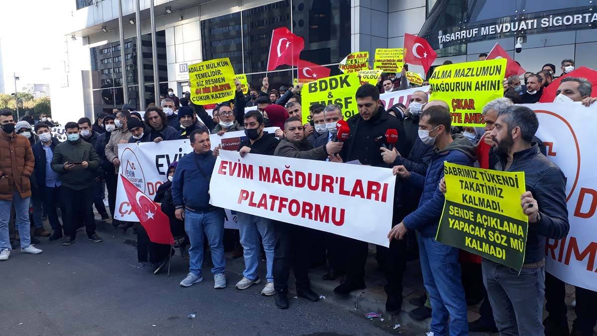 Evim mağdurları TMSF önünde eylem yaptı