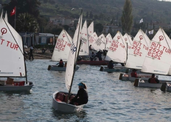 Atatürk Kupası Yelken Yarışları Foça'da başladı