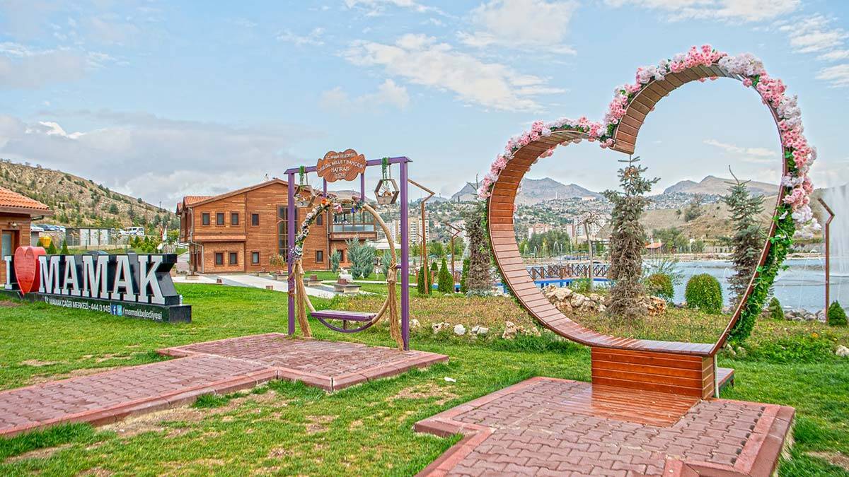 Üreğil Millet Bahçesi'ne ziyaretçi akını