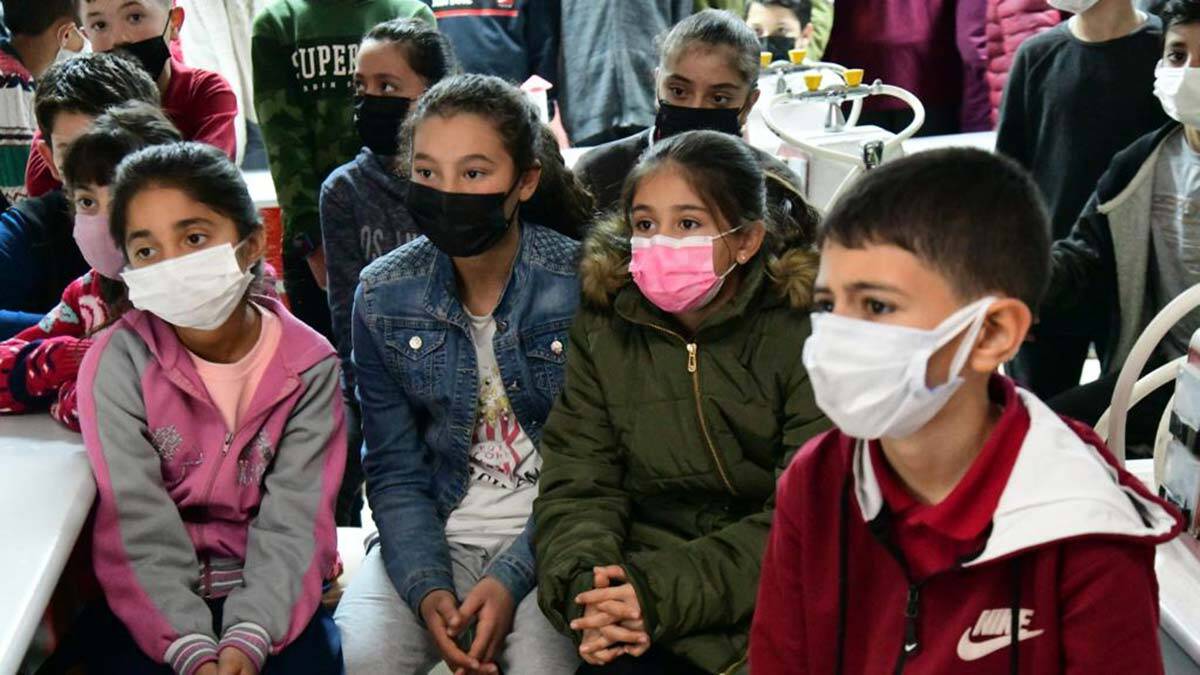 Mamaklı öğrencilere tohum eğitimi