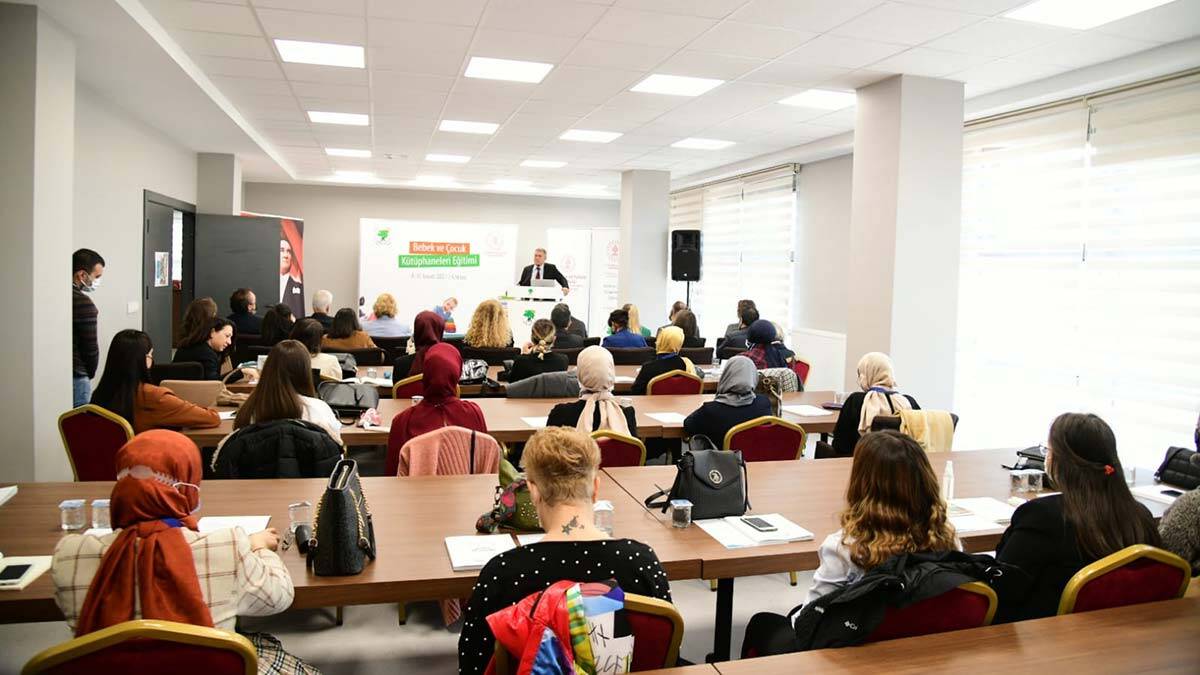 Bebek ve Çocuk Kütüphaneleri Eğitimi özel semineri