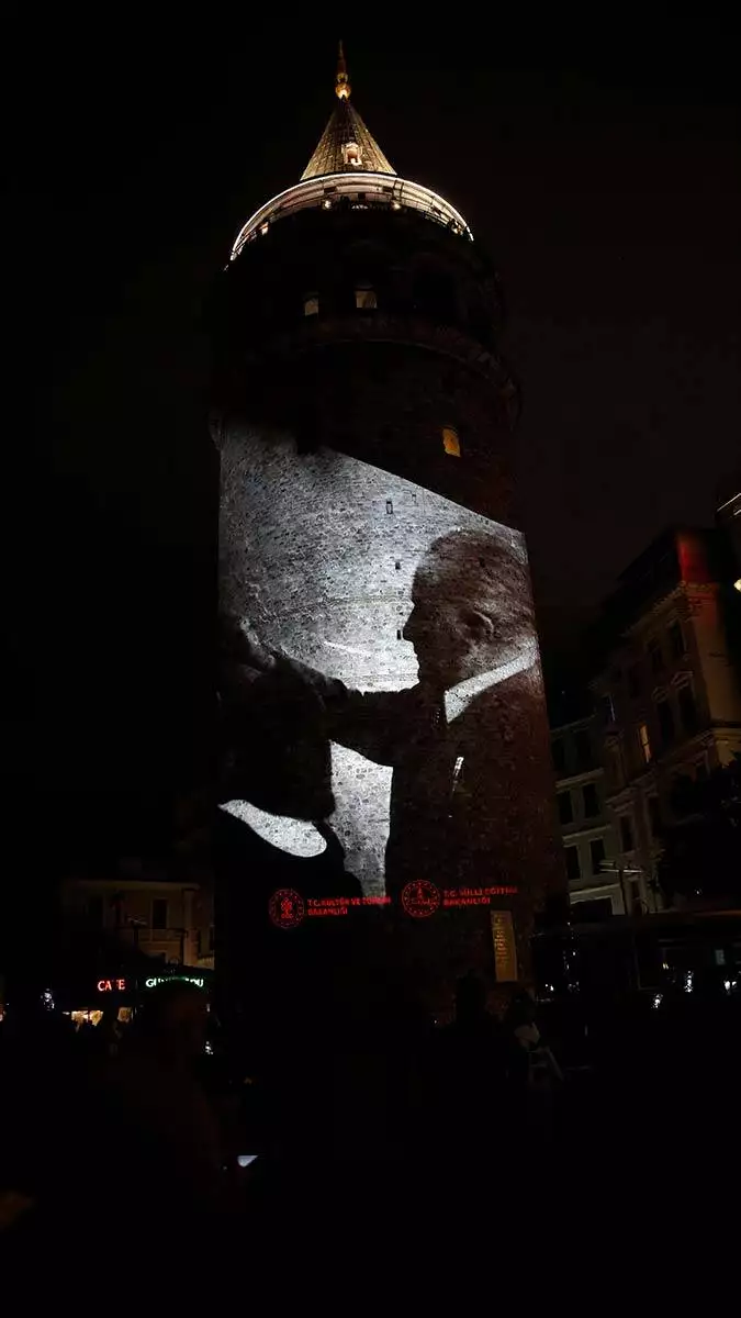 Galata kulesinde ogretmenler gunune ozel video mapping gosterisi 1390 dhaphoto1 - kültür ve sanat - haberton