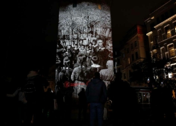Galata Kulesi'nde öğretmenler gününe özel gösteri