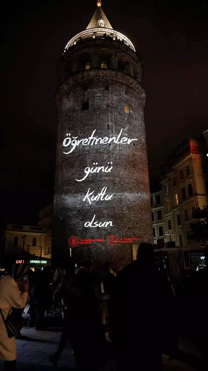 Galata kulesinde ogretmenler gunune ozel video mapping gosterisi 1390 dhaphoto8 - kültür ve sanat - haberton