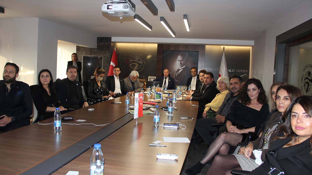 En ciddi sorunumuz ekonomideki belirsizlik