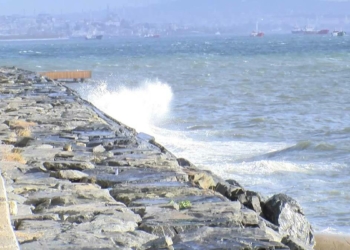 İstanbul'da kuvvetli lodos etkili oldu