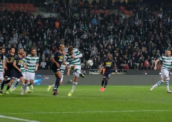 Fenerbahçe Konya'da üç puandan fazlasını kaybetti