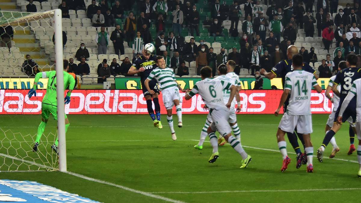 Fenerbahçe Konya'da üç puandan fazlasını kaybetti