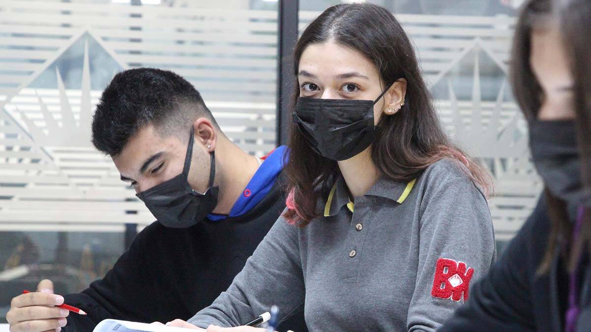 Karen, En Parlak 100 öğrenci arasına girdi