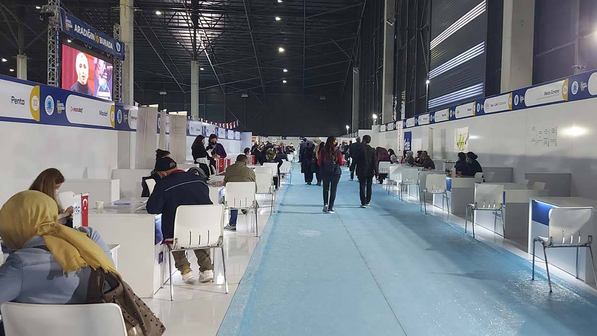 Kariyer ve İstihdam Fuarı Tuzla'da başladı