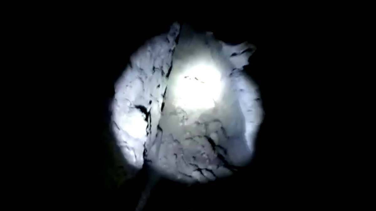 Terör hedeflerine yönelik nisan ayında eş zamanlı başlatılan Pençe-Şimşek ve Pençe-Yıldırım operasyonlarında komandolar teröristlerin inlerine böyle girdi.